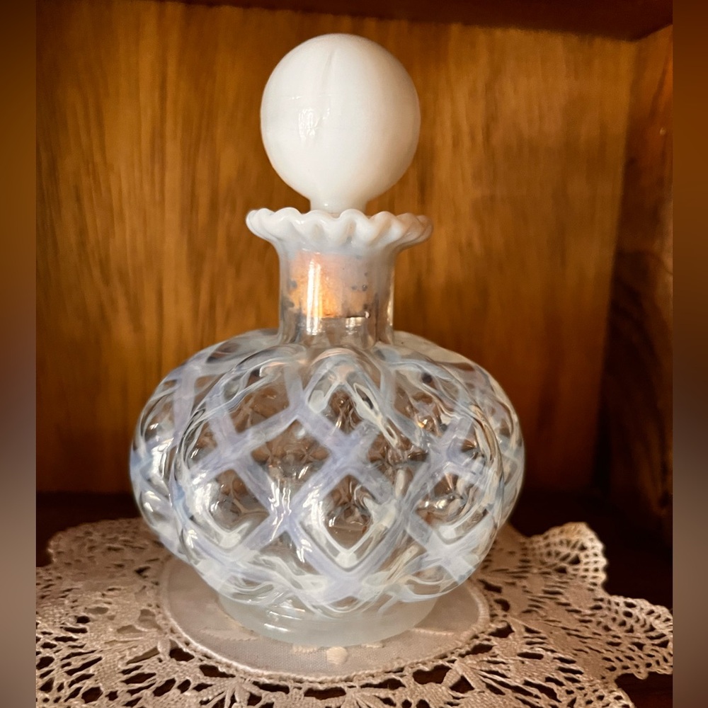 Vintage Opalescent Swirl Glass Perfume Bottle with Stopper Attributed to Fenton